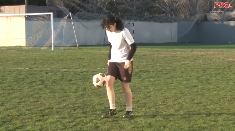 Priča o Josipi iz Ljubuškog koja s dječacima trenira nogomet