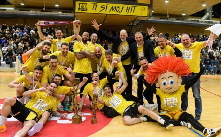 Košarkaši Splita nakon 21 godine čekanja osvojili Kup