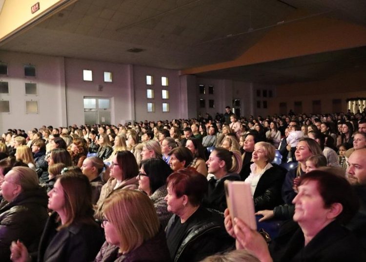 Međugorje: Humanitarni koncert „Hercegovina za Afriku“ ispunio dvoranu