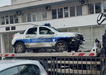Pucao na policiju i ukrao im automobil pa na kraju se prevrnuo u Pologu