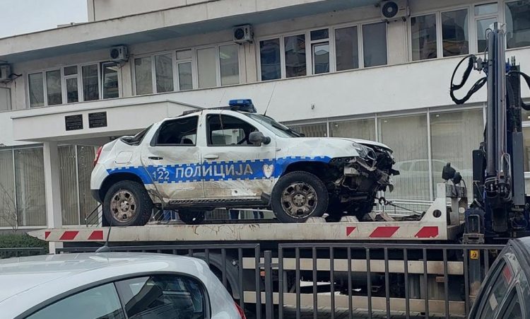 Pucao na policiju i ukrao im automobil pa na kraju se prevrnuo u Pologu