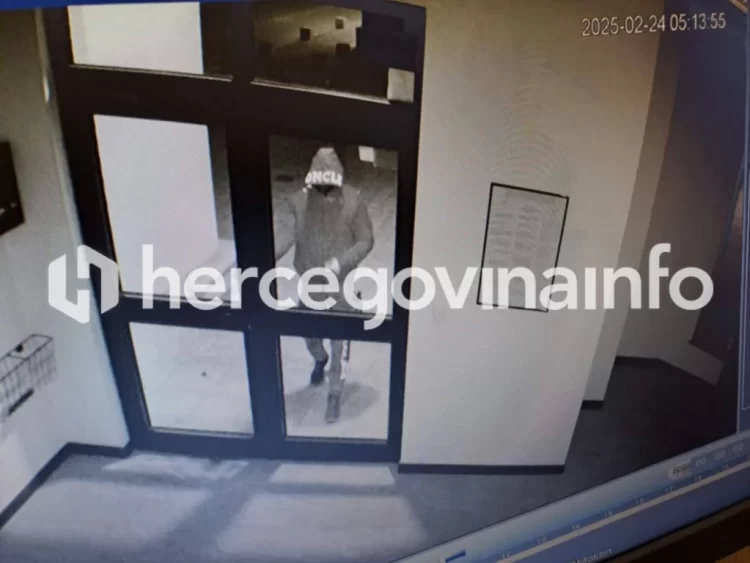 Nadzorne kamere snimile osumnjičenog za podmetanje požara u Mostaru