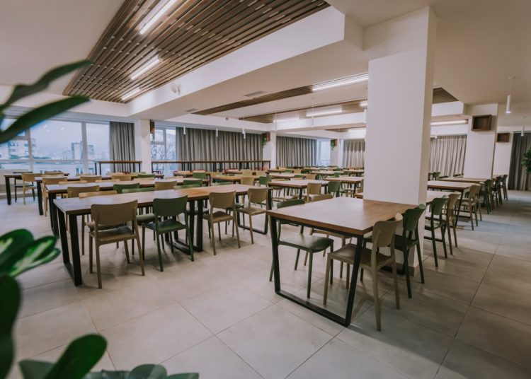 (FOTO) Studentski centar Mostar obnovio restoran: Obrok možete pojesti za 3,5 KM