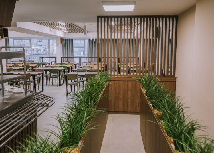 (FOTO) Studentski centar Mostar obnovio restoran: Obrok možete pojesti za 3,5 KM