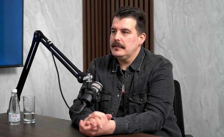 Glazbenik u podcastu zapjevao hit Olivera Dragojevića