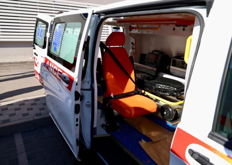 SKB Mostar dobio dva bolnička sanitetska vozila