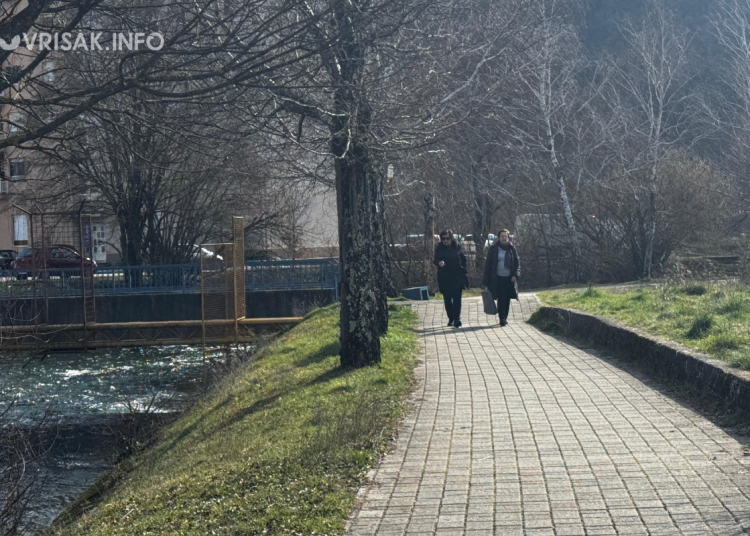 Širokobriježani iskoristili sunčano vrijeme za šetnju i igru