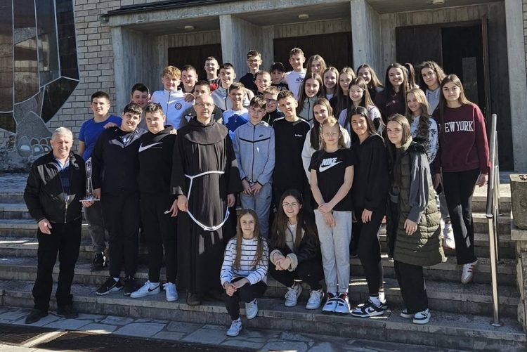 (FOTO) Široki Brijeg: Učenici iz Rakitna posjetili Kočerin