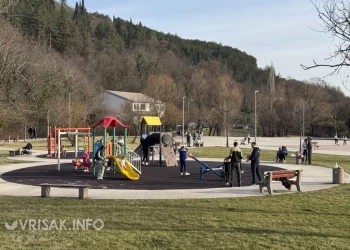 Širokobriježani iskoristili sunčanu subotu za šetnju