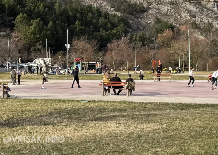 Širokobriježani iskoristili sunčanu subotu za šetnju