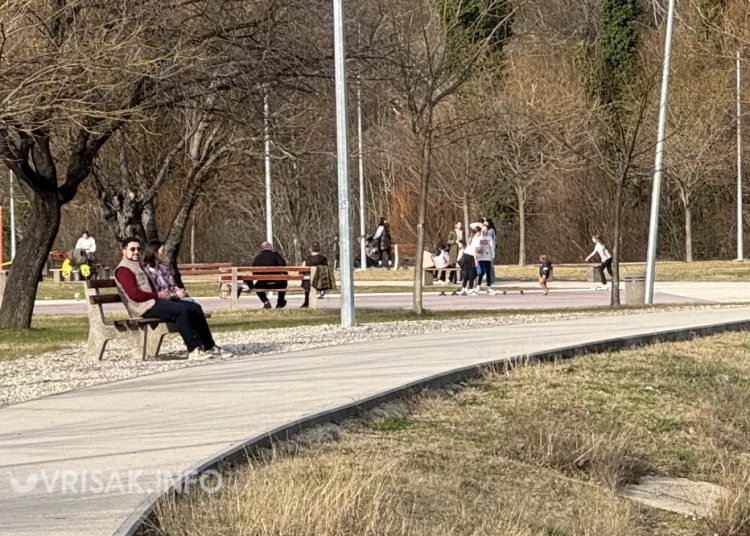 Širokobriježani iskoristili sunčanu subotu za šetnju