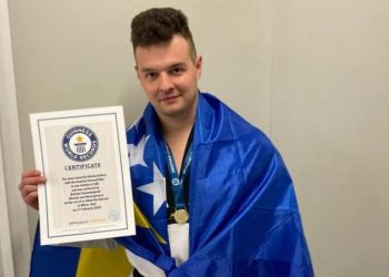 Visočanin ušao u Guinness-ovu knjigu rekorda nakon što je glavom razbio 160 siporex blokova