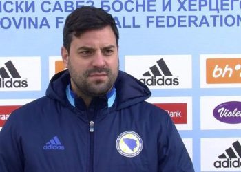 Izbornik Kvesić: Utjecali su kartoni i penal, ali borili smo se do kraja