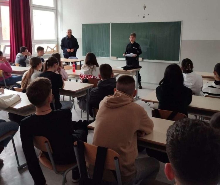 Policijski službenici MUP-a HNŽ-a educirali učenike o važnosti prijavljivanja vršnjačkog nasilja