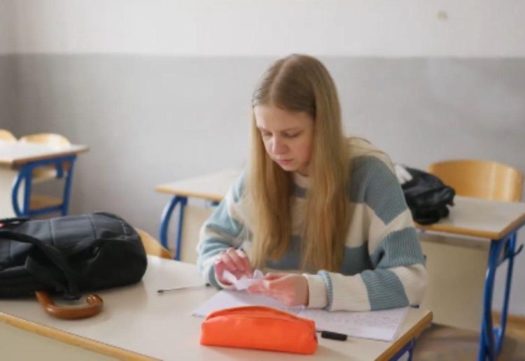 (VIDEO) Mostarske srednjoškolke snimile video o nasilju
