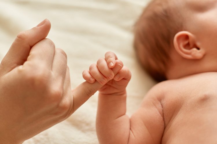 Prenesena trudnoća? Klimatske promjene možda odgađaju porod