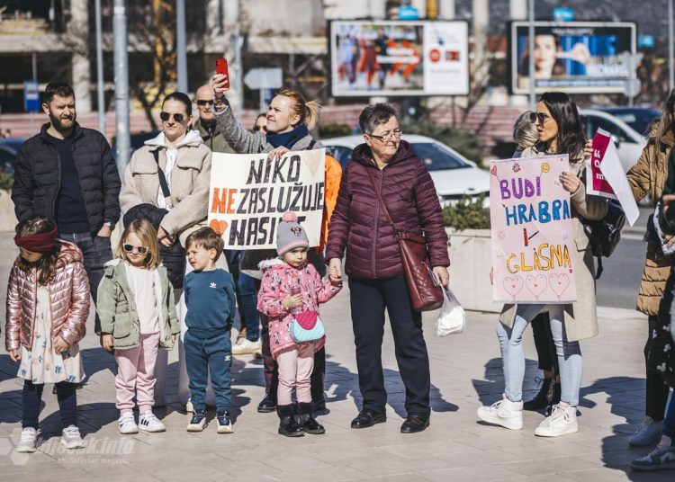 (FOTO) Mostar ustao protiv nasilja: Održana akcija “One Billion Rising”