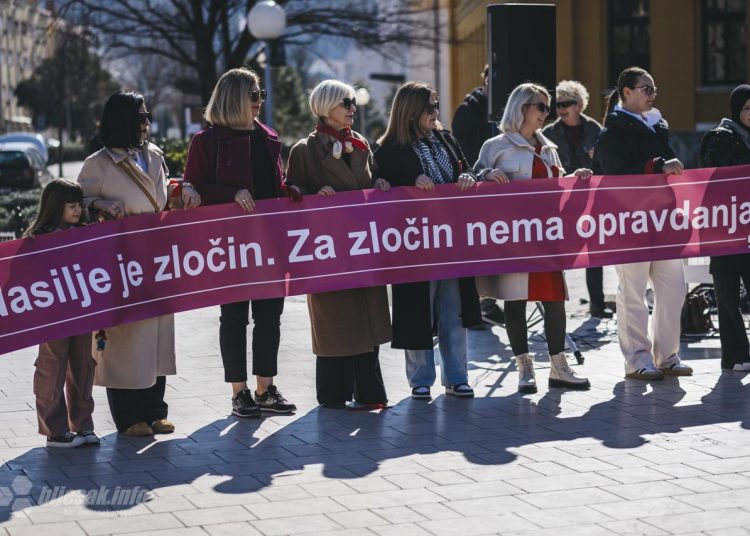 (FOTO) Mostar ustao protiv nasilja: Održana akcija “One Billion Rising”