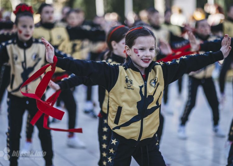 (FOTO) Mostar ustao protiv nasilja: Održana akcija “One Billion Rising”