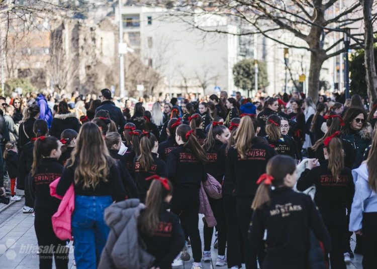 (FOTO) Mostar ustao protiv nasilja: Održana akcija “One Billion Rising”