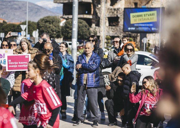 (FOTO) Mostar ustao protiv nasilja: Održana akcija “One Billion Rising”