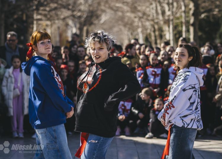 (FOTO) Mostar ustao protiv nasilja: Održana akcija “One Billion Rising”