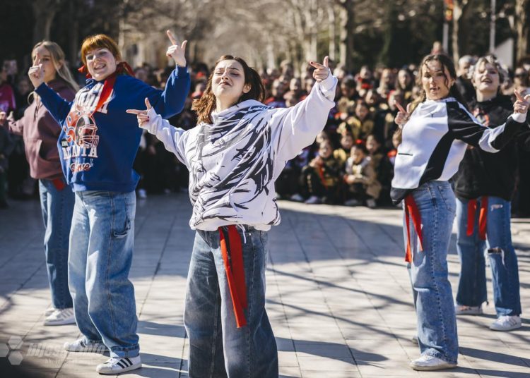 (FOTO) Mostar ustao protiv nasilja: Održana akcija “One Billion Rising”