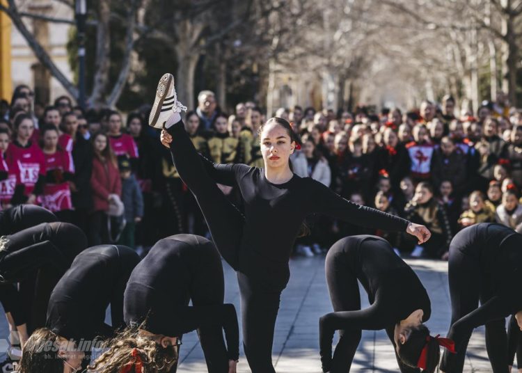 (FOTO) Mostar ustao protiv nasilja: Održana akcija “One Billion Rising”
