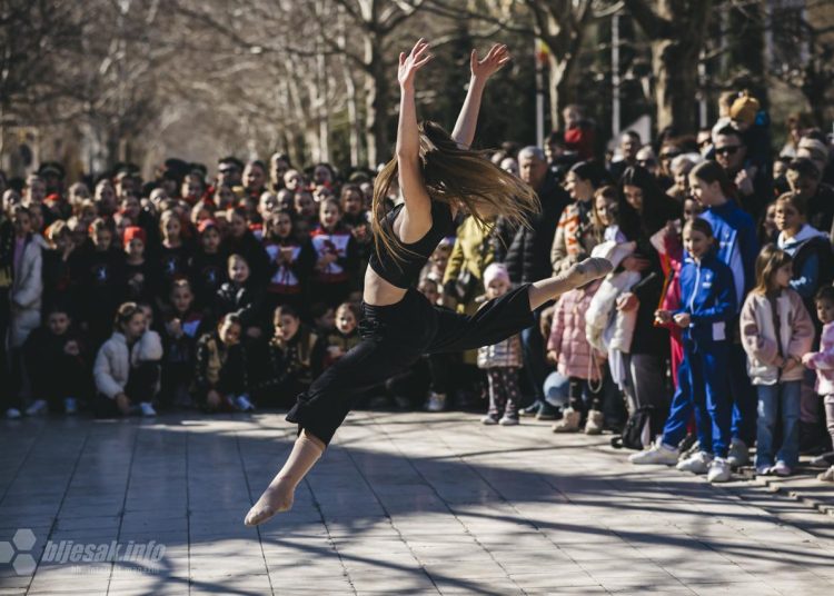 (FOTO) Mostar ustao protiv nasilja: Održana akcija “One Billion Rising”