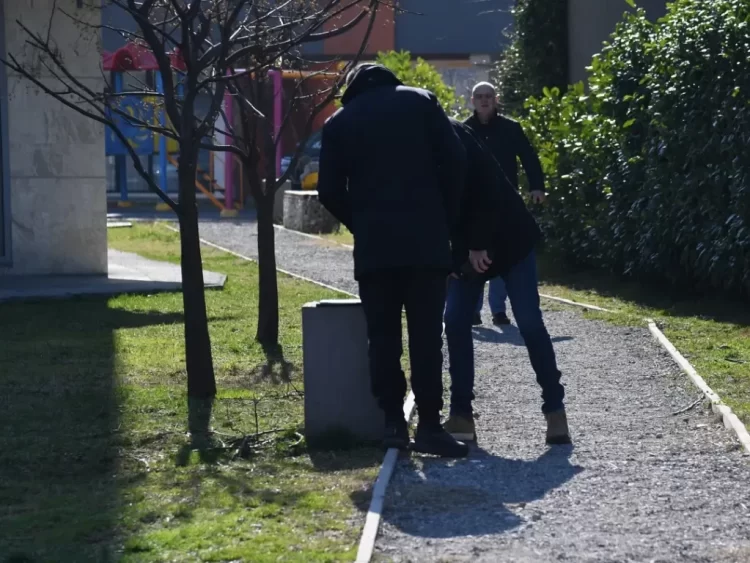 Užas u Crnoj Gori: Radnik gradske čistoće u kanti za smeće pronašao mrtvu bebu