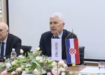 Mogu li Hrvati biti ljepilo koje će očuvati BiH?