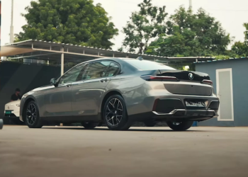 Stari BMW Serije 7 transformiran u moderni G70