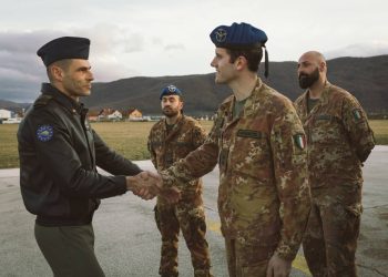 (VIDEO) Dolazak rumunjskih vojnika i talijanskih helikoptera u BiH