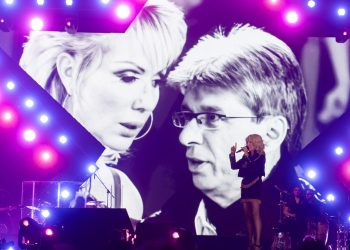 Evo zašto je Lepa Brena u suzama molila publiku