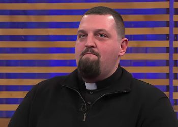 Don Roko Kaštelan: Od ovisnika i torcidaša do svećenika