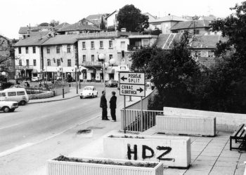 Široki Brijeg: Zanimljiva fotografija centra i tekst Andrije Zeljke iz 1991. godine