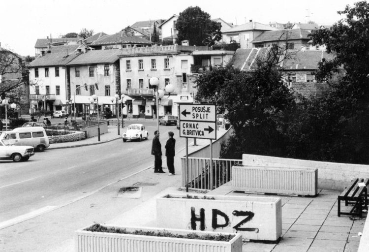 Široki Brijeg: Zanimljiva fotografija centra i tekst Andrije Zeljke iz 1991. godine