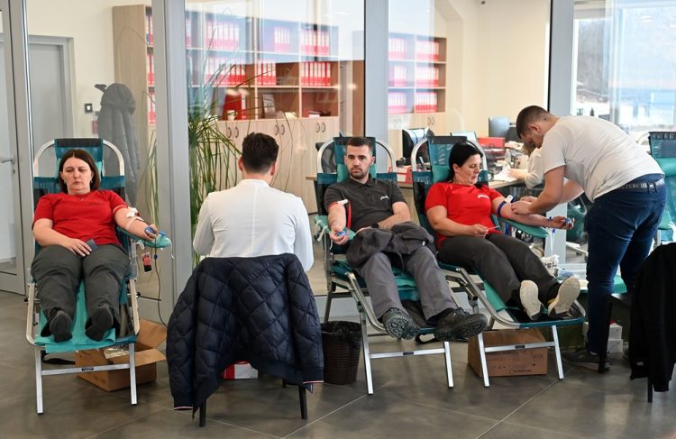 Djelatnici šest tvrtki iz ŽZH darovali 102 doze krvi