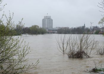 Dramatični prizori iz BiH: Grad i naselja pod vodom