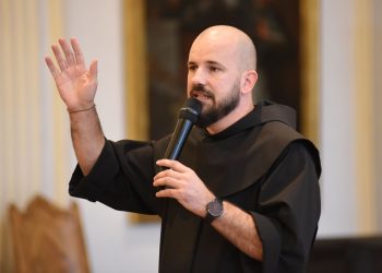 Fra Marin Karačića objavio spot za novu pjesmu