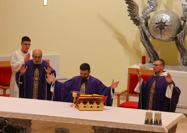 Foto: Franjevački samostan i Župa sv. Ante Padovanskog Humac