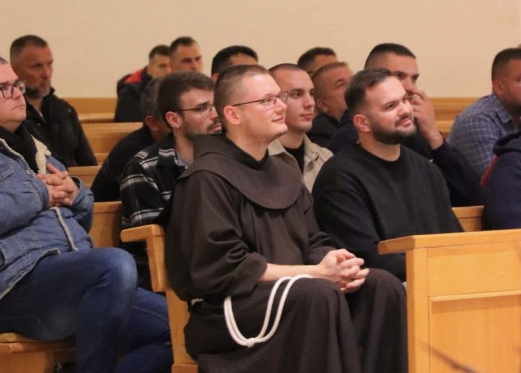 Foto: Franjevački samostan i Župa sv. Ante Padovanskog Humac