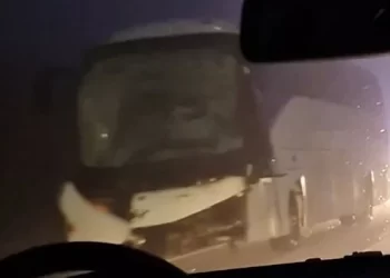 Širokobriježanin se kod Tomislavgrada sudario s autobusom, jedna osoba ozlijeđena