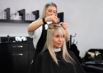 Vrijeme je za osvježenje frizure: Ove šiške skidaju godine s lica i tako su chic