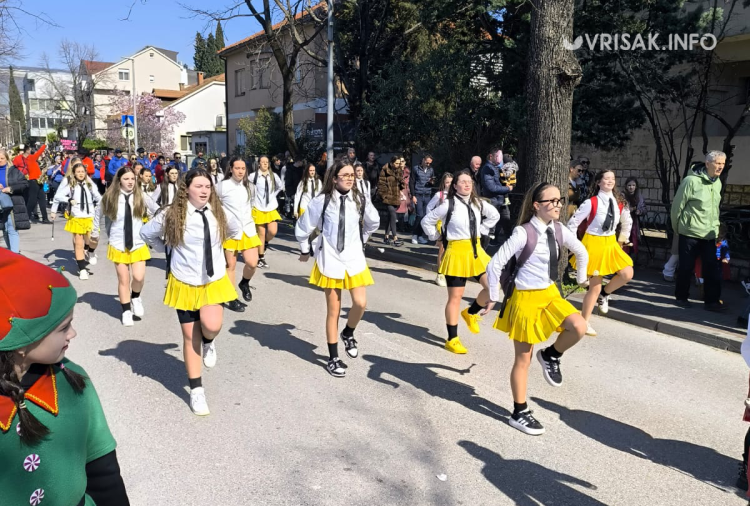 Karnevalska povorka na ulicama Mostara