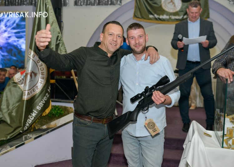 Foto: Vrisak.info / I. Kero - Lovačka večer u Mostaru