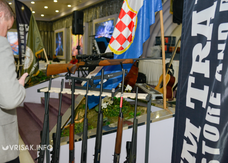 Foto: Vrisak.info / I. Kero - Lovačka večer u Mostaru