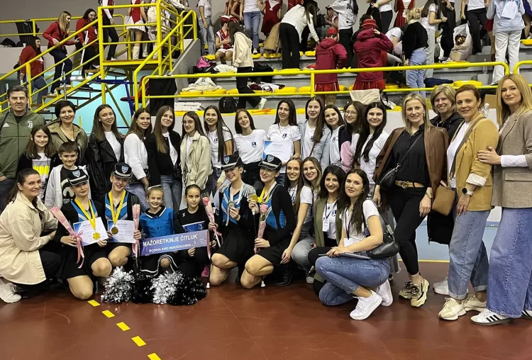 Mažoretkinje iz Čitluka osvojile tri medalje na natjecanju u Grudama