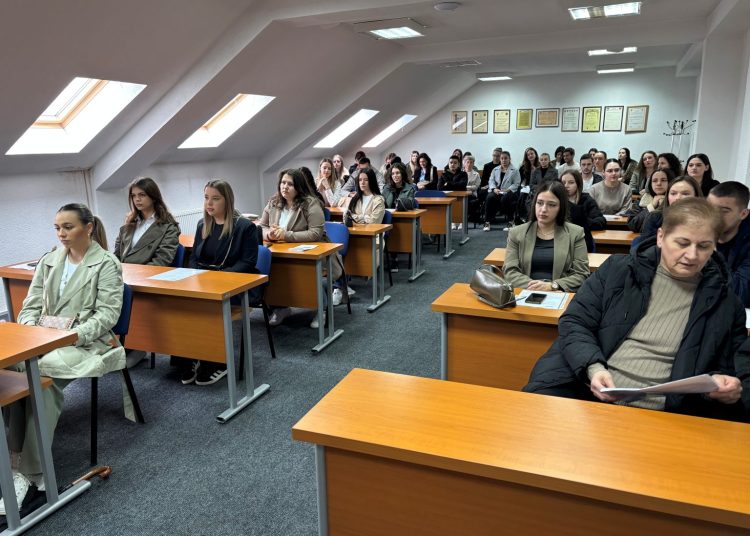 Tomislavgrad: Potpisani ugovori o stipendijama za 80 studenta