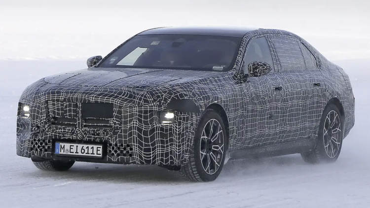 Redizajnirani BMW Serije 7 mogao bi se oprostiti od ogromne maske